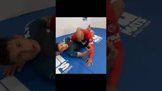 How Trap The Arm From Closed Guard NOGI By Mica Galvao